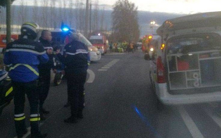 Πληροφορίες για 4 νεκρούς, οι 2 παιδιά, από τη σύγκρουση τρένου με σχολικό
